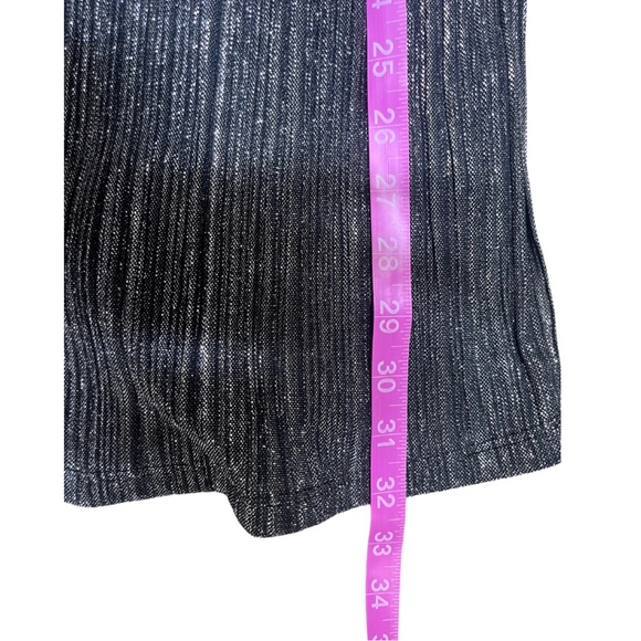 Shine Bright Black and Silver Long Sleeve Bodycon Dress
Amuse Society Small - Picture 9 of 14